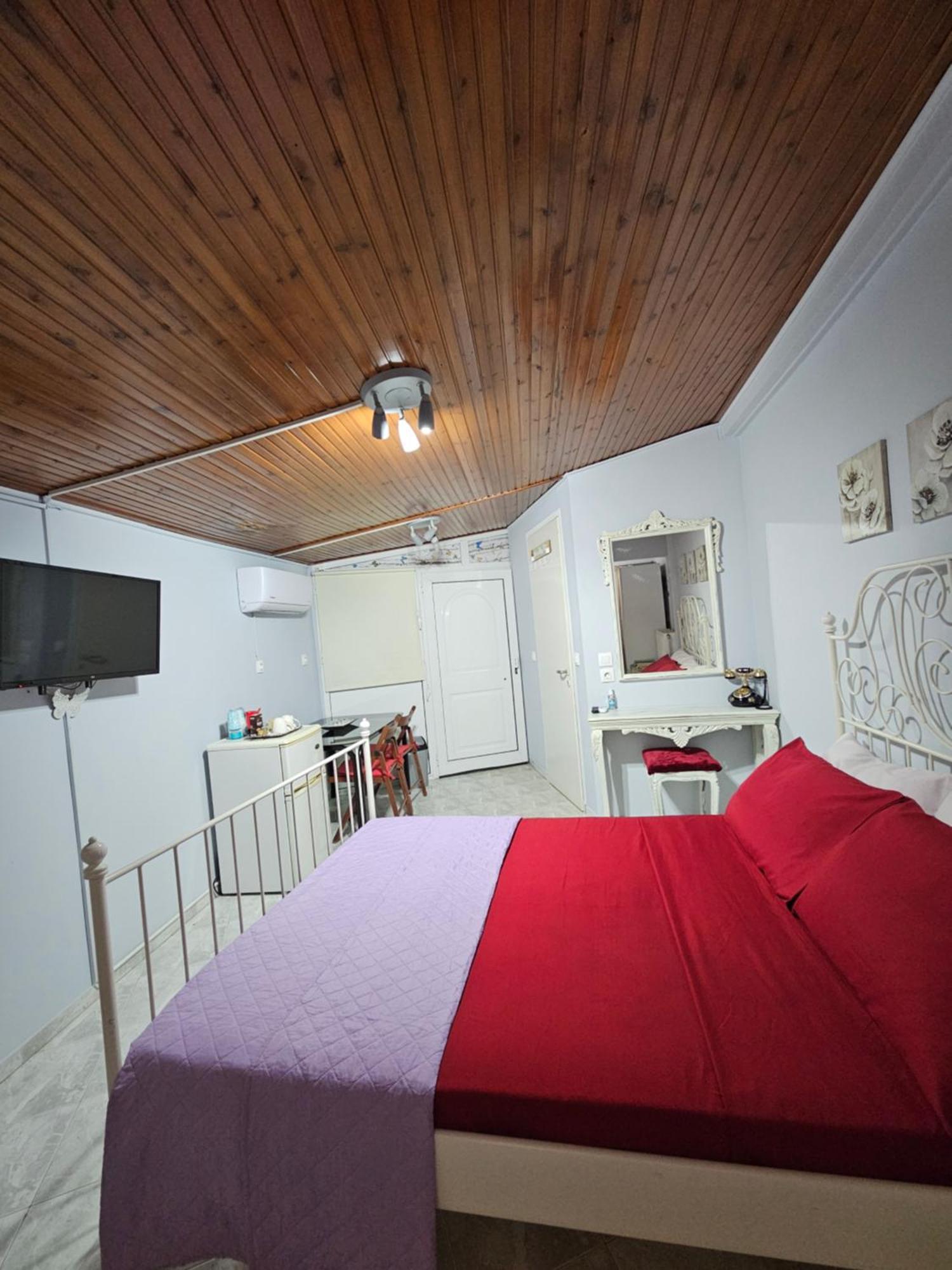 Με Θέα Το Κάστρο Apartment Nafpaktos Bagian luar foto