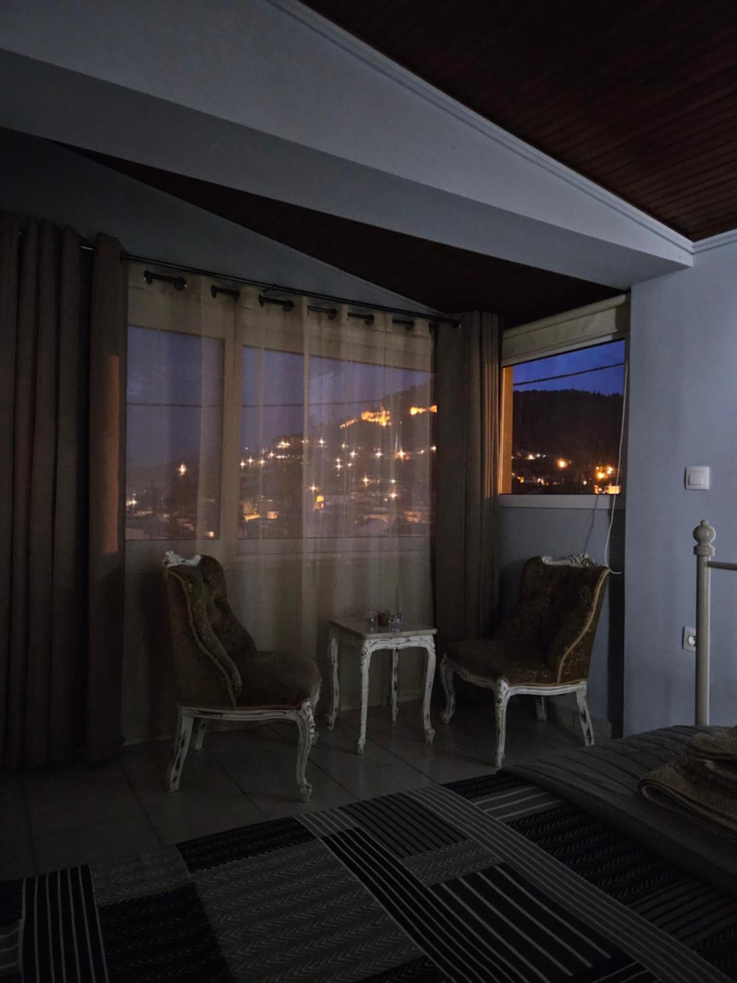 Με Θέα Το Κάστρο Apartment Nafpaktos Bagian luar foto